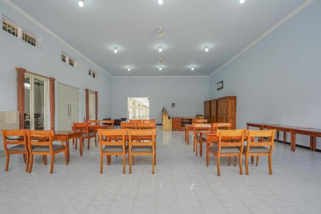 Oyo 477 Raka Residence Syariah Purwoharjo Banyuwangi Banyuwangi  Eksteriør bilde