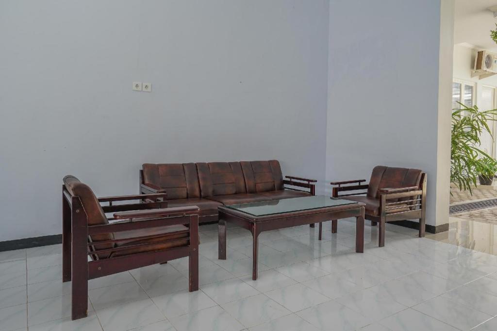 Oyo 477 Raka Residence Syariah Purwoharjo Banyuwangi Banyuwangi  Eksteriør bilde