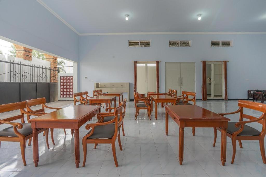 Oyo 477 Raka Residence Syariah Purwoharjo Banyuwangi Banyuwangi  Eksteriør bilde