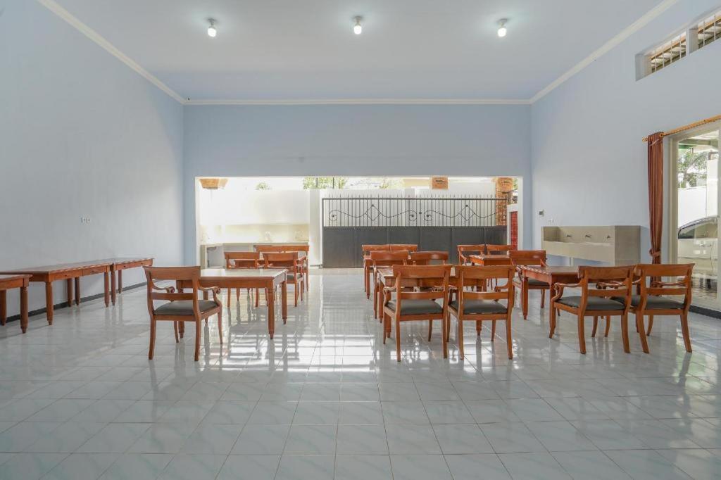 Oyo 477 Raka Residence Syariah Purwoharjo Banyuwangi Banyuwangi  Eksteriør bilde